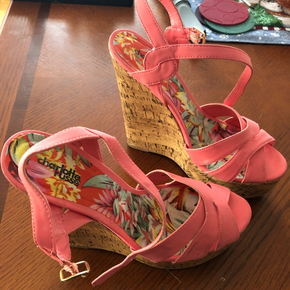 Summer wedges - Picture 2 of 3